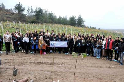 SUBÜ öğrencileri fidanları toprakla buluşturdu