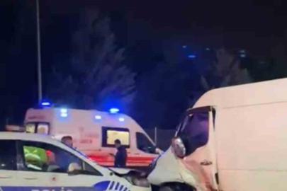Sultanbeyli’de polis aracı ile otomobil çarpıştı: 3 yaralı