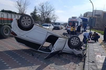 Takla atan otomobilin sürücüsü yaralandı