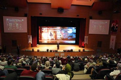 Talas’ta Ramazan coşkusu Hatice Kübra Tongar Söyleşisi ile sürdü