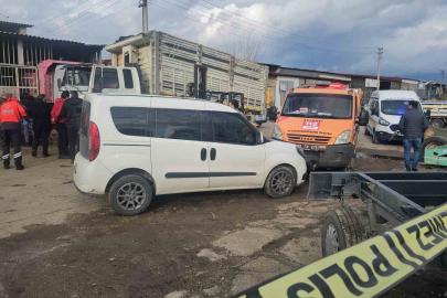 Tamir ettikleri kamyonun kasası üzerlerine düştü: 2 ölü, 1 yaralı