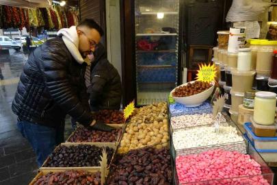 Tarihi Almacı Pazarı’nda Ramazan hazırlığı başladı