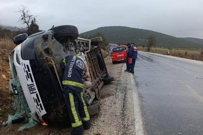 Tavas’ta servis aracı yan yattı; 9 yaralı