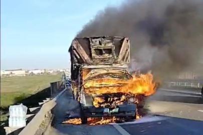 Tekirdağ’da kamyonet alev topuna döndü