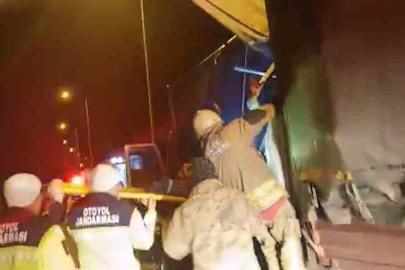 TEM’de kamyonlar çarpıştı: 1 ölü, 1 yaralı