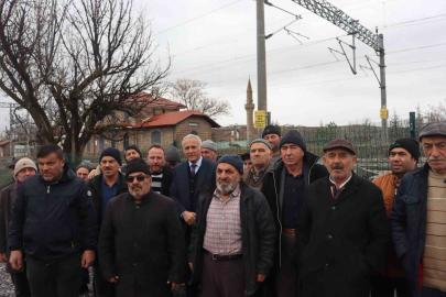 Teravih namazı için 5 kilometre yürümek istemiyorlar