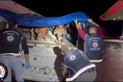 Tır dorsesinde branda altında saklanan 12 kaçak göçmen yakalandı