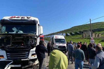 Tire’de hatalı sollama yapan otomobil kamyona çarptı