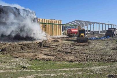 Tonlarca mısır balyası yandı