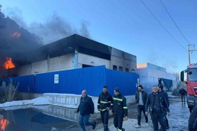 Torbalı’da geri dönüşüm fabrikasında yangın