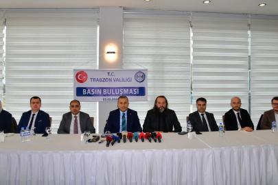 Trabzon Valisi Şahin, basınla biraya geldi