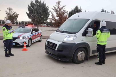Trafik jandarması okul servis denetimlerine başladı