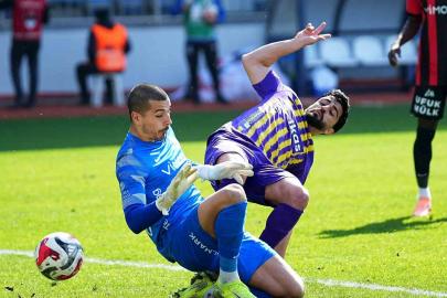 Trendyol Süper Lig: Eyüpspor: 0 - Gençlerbirliği: 0 (İlk yarı)