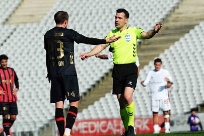 Trendyol Süper Lig: Fatih Karagümrük: 1 - Antalyaspor: 0 (İlk yarı)