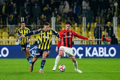 Trendyol Süper Lig: Fenerbahçe: 1 - Gençlerbirliği: 0 (Maç devam ediyor)
