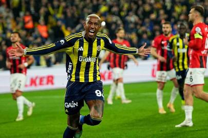 Trendyol Süper Lig: Fenerbahçe: 3 - Gençlerbirliği: 0 (İlk yarı)