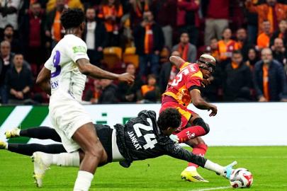 Trendyol Süper Lig: Galatasaray: 2 - Eyüpspor: 0 (İlk yarı)