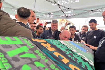 Tribünden düşerek ölen taraftarın babasından yürek yakan feryat