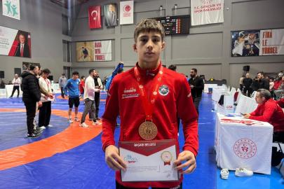 Türkiye şampiyonasında kürsüye çıktı