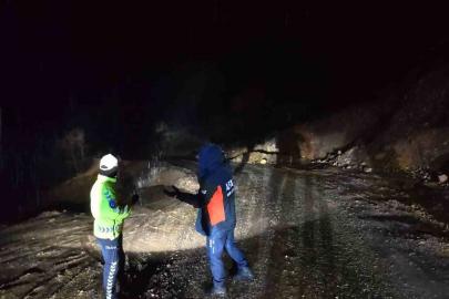 Tut ilçesinde korkutan heyelan: 2 ev tahliye edildi