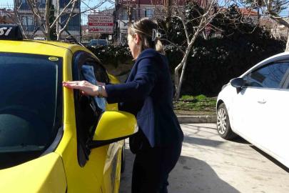 Üç çocuk annesi, taksi şoförlüğüyle hem ailesinin geçimine katkı sağlıyor hem de kadınlara örnek oluyor