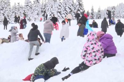 Uludağ, yarıyıl tatilinde yüzbinlerce kişiyi ağırladı