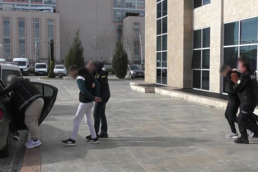 Uşak’ta uyuşturucu operasyonlarında 3 kişi tutuklandı