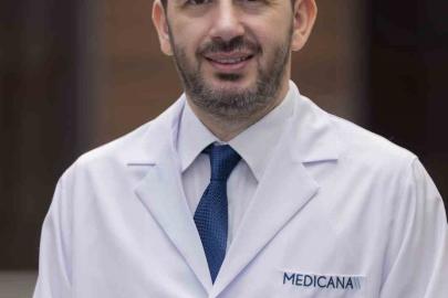 Uykuda tekme atmanın sebebi her zaman masum olmayabilir