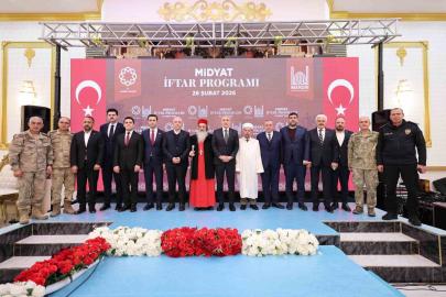 Vali Akkoyun, Midyat’ta vatandaşlarla iftarda bir araya geldi