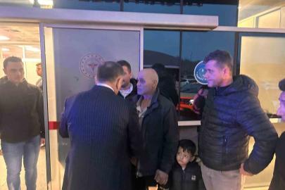 Vali Hacıbektaşoğlu maden ocağındaki göçükte yaralanan işçiyi hastanede ziyaret etti