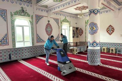 Vezirköprü’de camilerde temizlik çalışması
