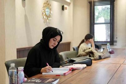 Yahya Kemal Kitap Köşkü gençlerden yoğun ilgi görüyor