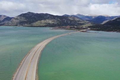 Yeni Antalya-Konya Karayolu Eynif Ovası’nın son hali dron ile görüntülendi