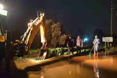 Yenipazar’da sağanak yağış etkili oldu