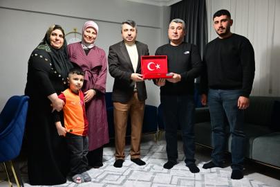 Yıldırım Belediye Başkanı Yılmaz, iftarda şehit er Samet Çaldır’ın ailesine misafir oldu