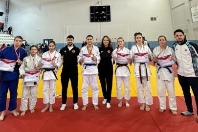 Yıldızlar judo grup müsabakalarında büyük başarı
