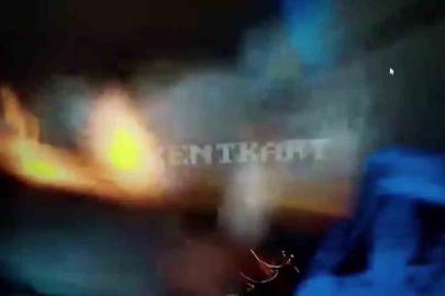 Yolcu minibüsü ile otomobil kafa kafaya çarpıştı: O anlar kamerada