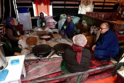 Yörüklerin ’Kıl çadırı’ kuruldu fuarın gözdesi oldu