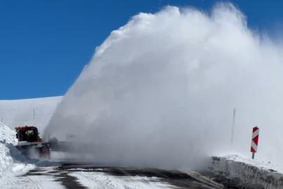 2 bin 540 rakımlı Sahara Geçidi’ne çığ düştü