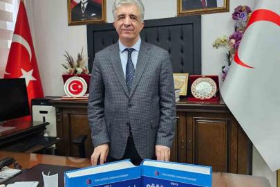 227 bilim insanının katkı sunduğu "Göğüs Cerrahisi" kitabı yayımlandı