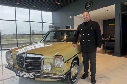 25 bin liraya aldı, 1 milyon lira harcadı: Ordulu klasik tutkunu yarım asırlık aracı fabrikadan çıktığı ilk günkü haline döndürdü