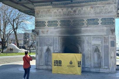 300 yıllık Tophane Çeşmesi ateş yakılması sonucu zarar gördü