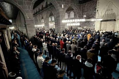 5. Harem-i Şerif’i de bayram namazı kılındı