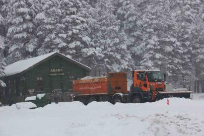 Abant Gölü Milli Parkı beyaza büründü
