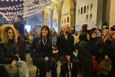 AK Parti İstanbul Milletvekili Derya Ayaydın’dan, gençlere milli futbolcuyla sürpriz ziyaret