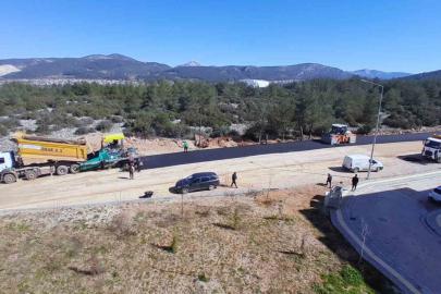 Akçaova TOKİ’de yol sorununu çözüldü