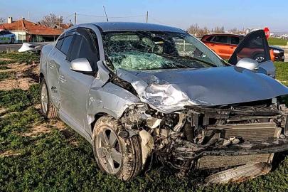 Aksaray’da otomobil tali yoldan çıkan araçla çarpıştı: 2 yaralı