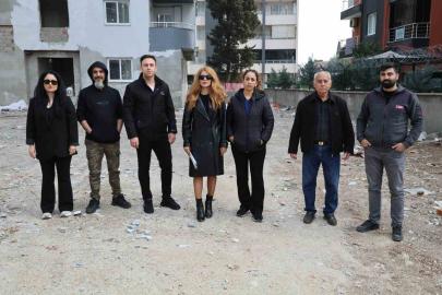 Aldıkları daireler yıllardır bitmeyen mağdurlar inşaat önünde eylem yaptı