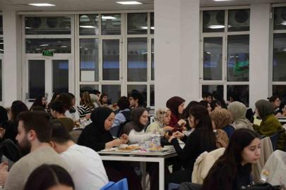 Anadolu Üniversitesi öğrencileri Kadir Gecesi’nde iftar sofrasında buluştu