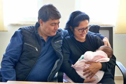 Antalya’da 10 çocuk yeni ailesine kavuştu: "Kendim doğurmuş gibiyim"